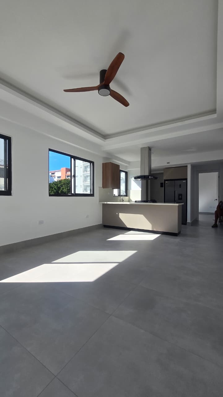 Elegante apartamento en renta en Evaristo Morales Santo Domingo Foto 7310566-1.jpg