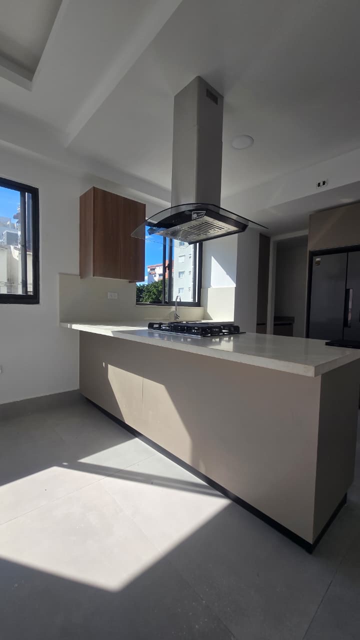 Elegante apartamento en renta en Evaristo Morales Santo Domingo Foto 7310566-7.jpg