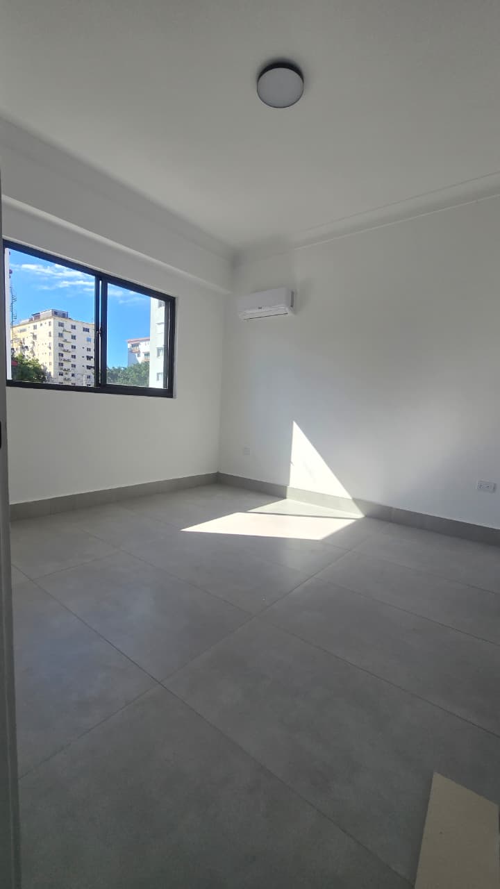 Elegante apartamento en renta en Evaristo Morales Santo Domingo Foto 7310566-9.jpg