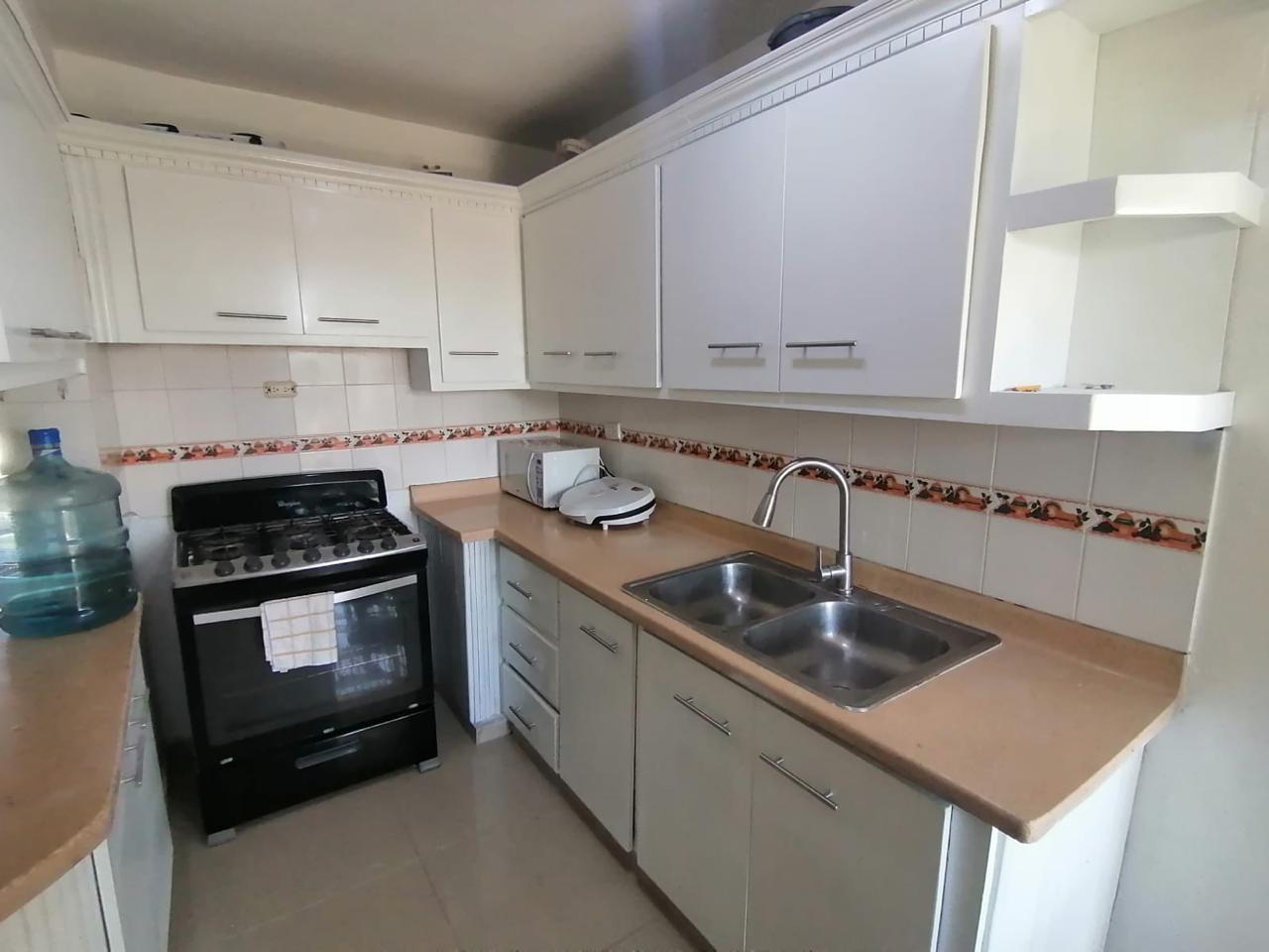 Apartamento en Santo Domingo Este.  3 Habitaciones.  95 Mts2 de constr Foto 7310606-15.jpg