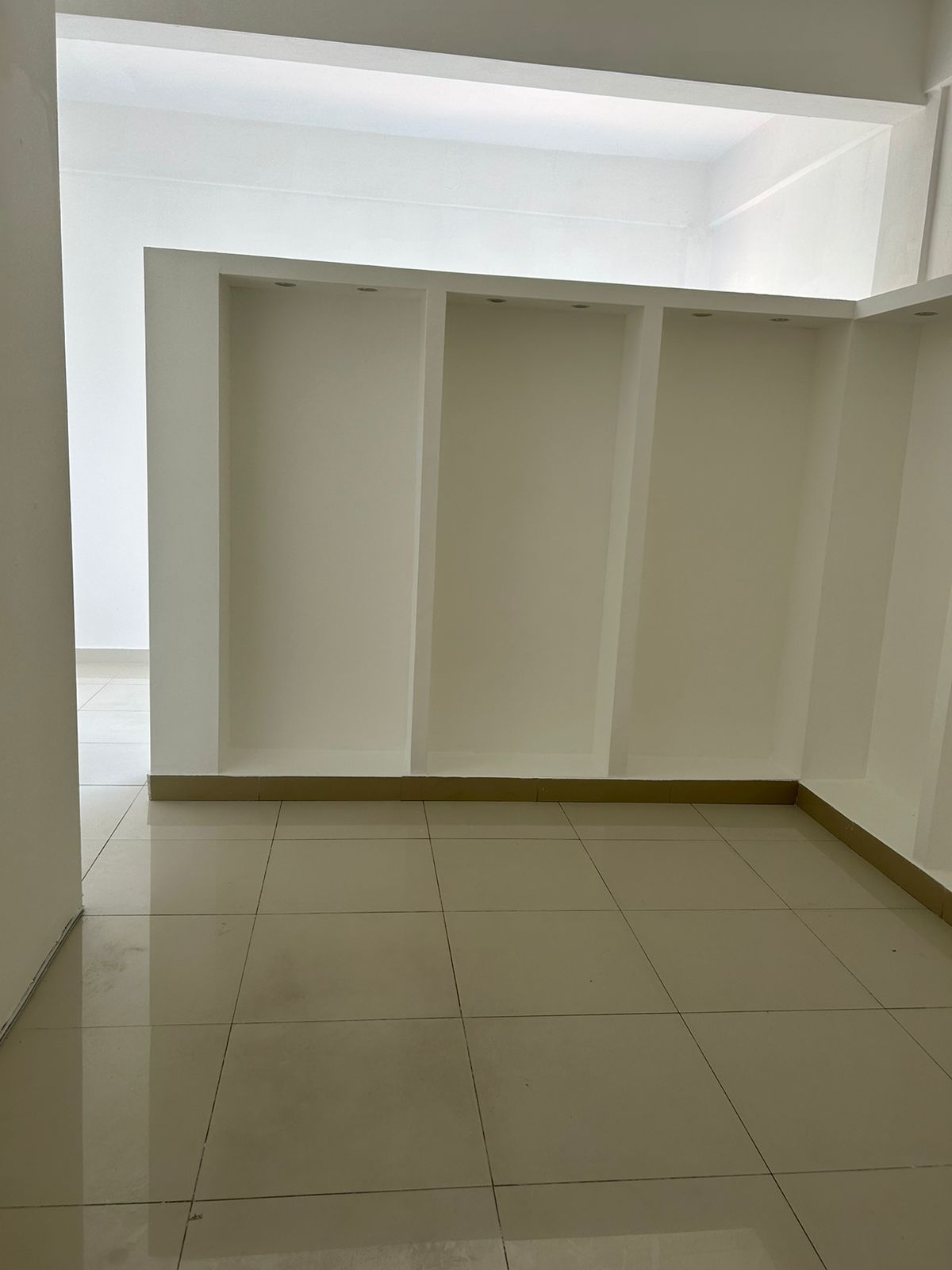 Local Comercial en Alquiler – El Millón Av. Dr. Defilló Foto 7310647-5.jpg