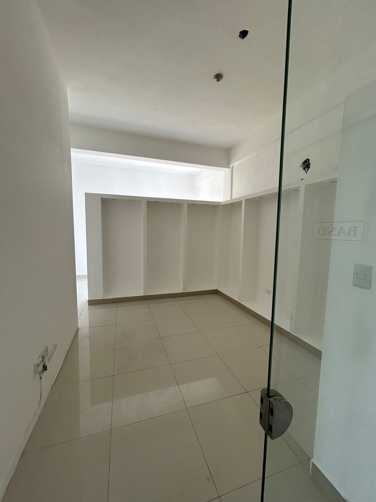 Local Comercial en Alquiler – El Millón Av. Dr. Defilló Foto 7310647-6.jpg