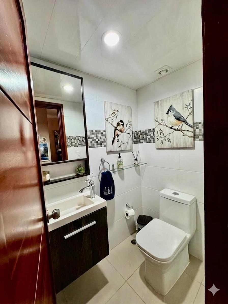 Amplio apartamento de 135 m en Evaristo Morales con ascensor y área so Foto 7310651-12.jpg
