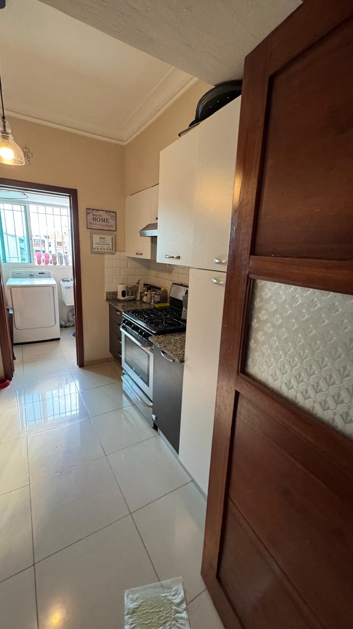 Amplio apartamento de 135 m en Evaristo Morales con ascensor y área so Foto 7310651-9.jpg