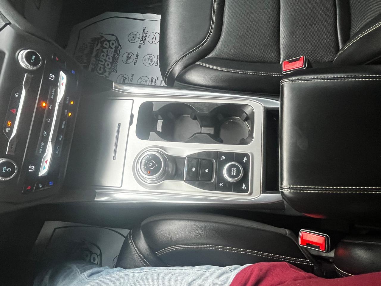 Ford Explorer ST 2020 Foto 7310687-6.jpg