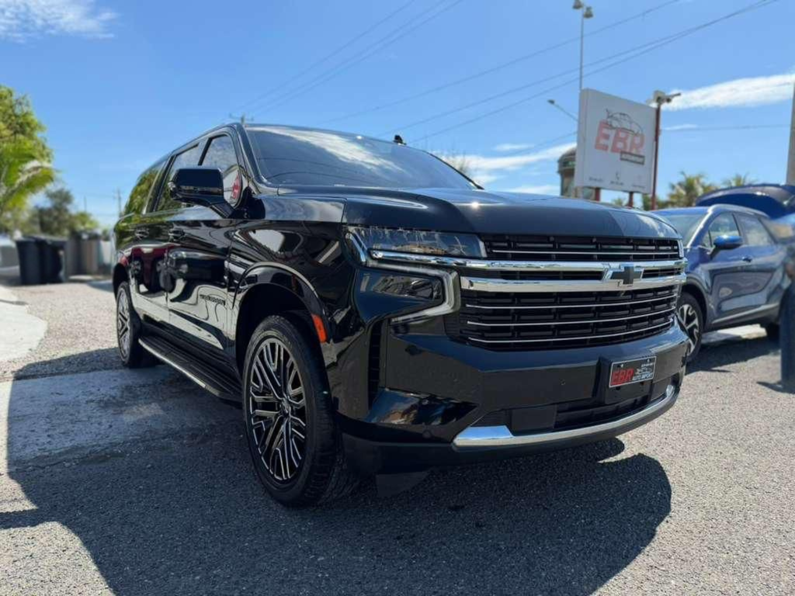Chevrolet Suburban LTZ 2021 Foto 7310747-2.jpg