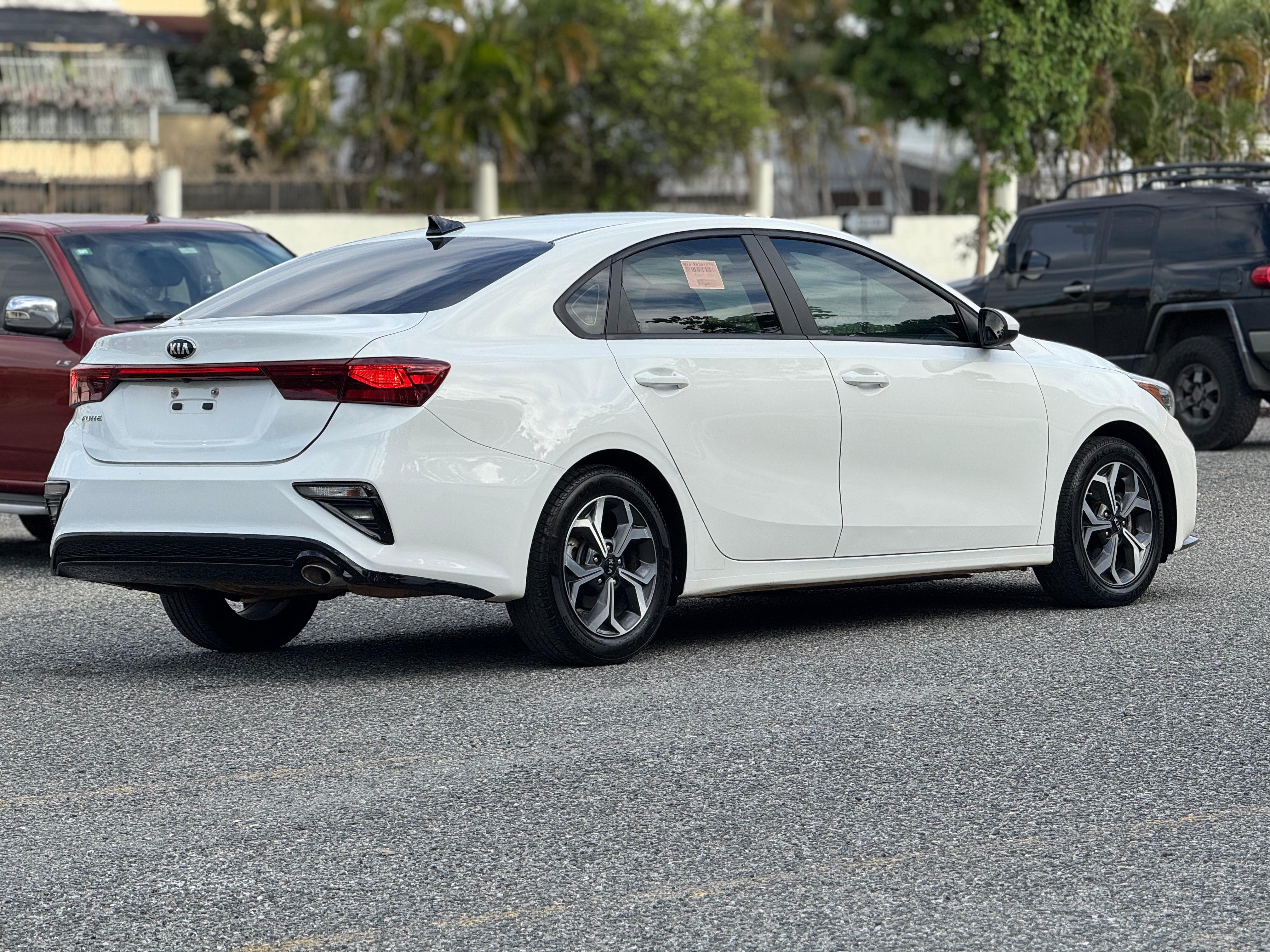 Kia Forte LXS Clean Carfax 21  Foto 7310791-4.jpg