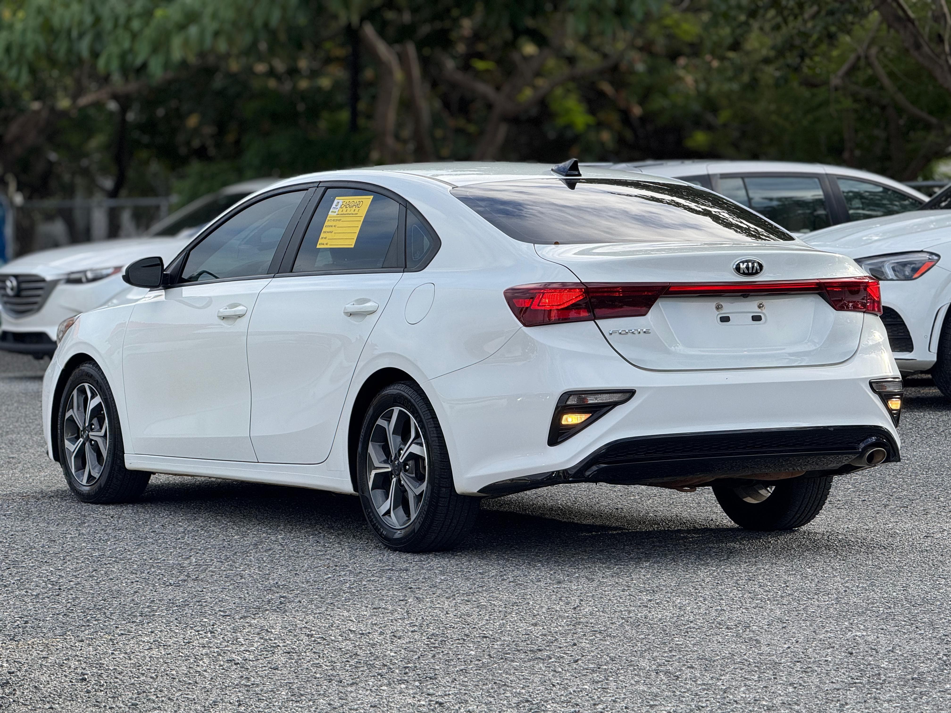 Kia Forte LXS Clean Carfax 21  Foto 7310791-6.jpg