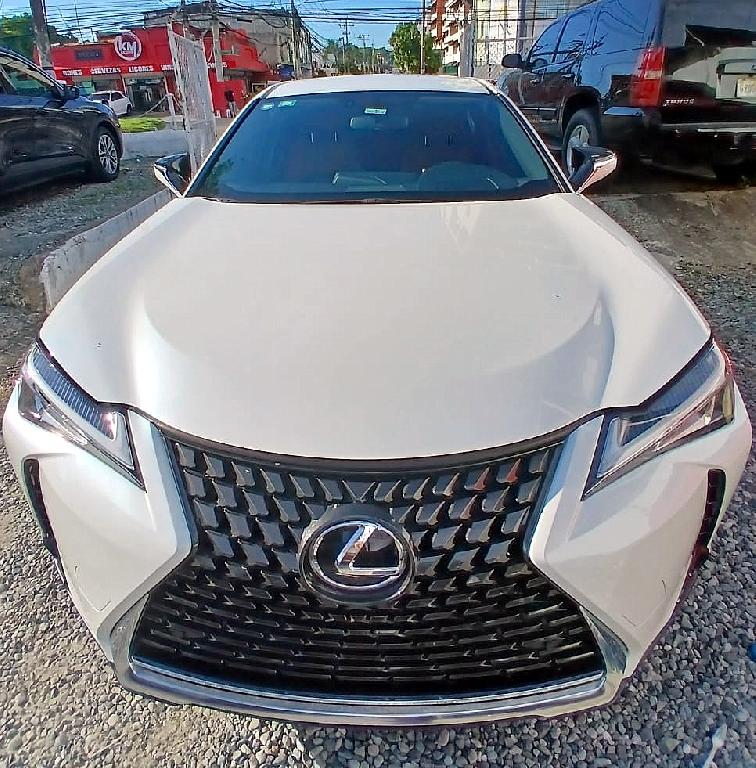 Lexus UX 200 20 Foto 7310792-1.jpg