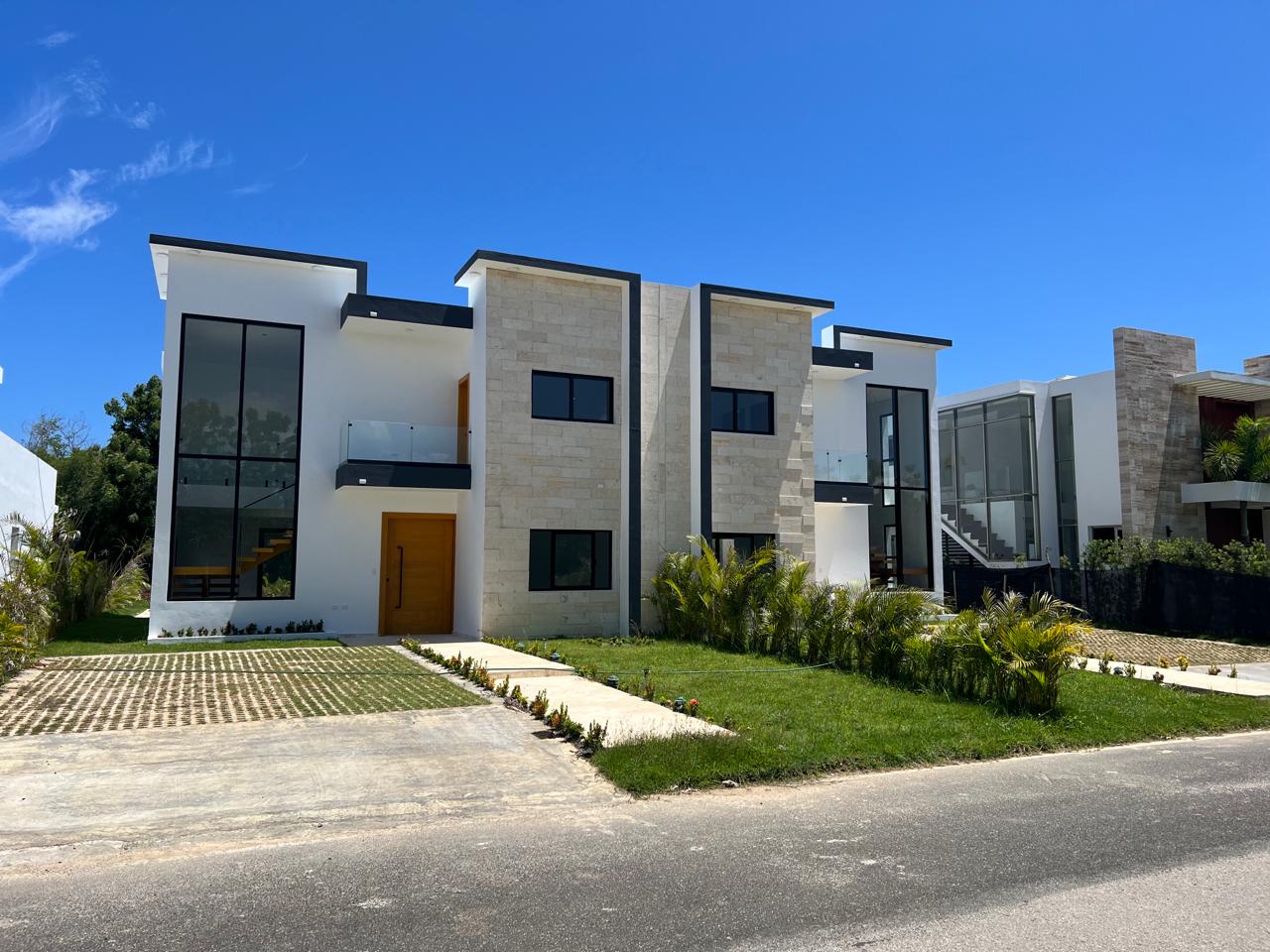 Vendo hermosa villa en Playa Nueva Romana  Foto 7310797-1.jpg