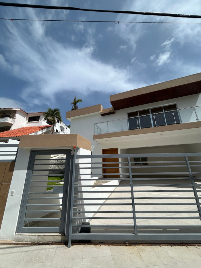 Espectacular Casa en Venta en Altos Arroyo Hondo III Foto 7310904-3.jpg