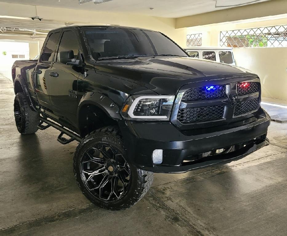 Dodge 1500 Ram ST  2018 Black Express 4x4  Foto 7311118-1.jpg