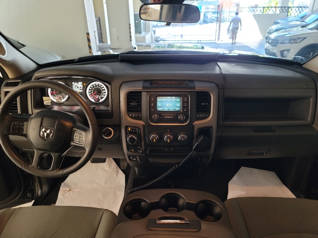 Dodge 1500 Ram ST  2018 Black Express 4x4  Foto 7311118-10.jpg