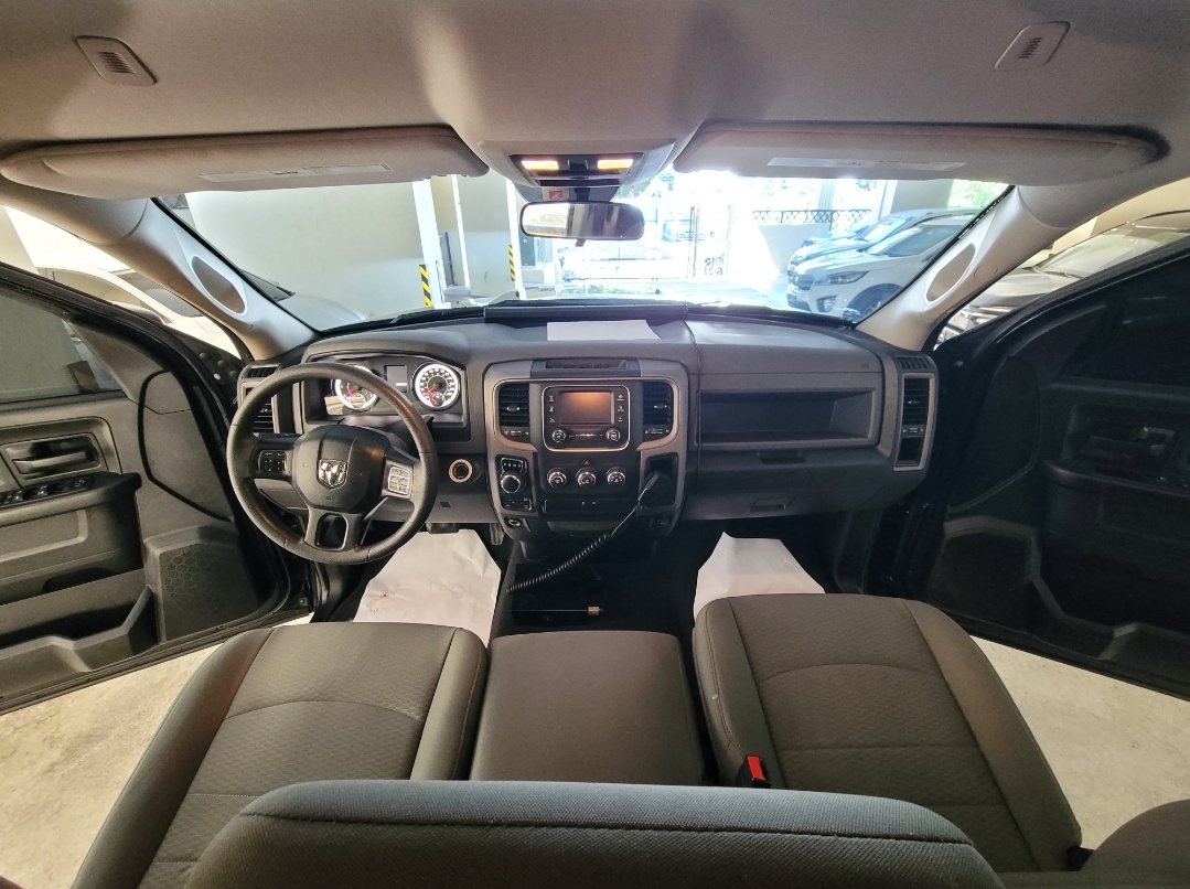 Dodge 1500 Ram ST  2018 Black Express 4x4  Foto 7311118-12.jpg
