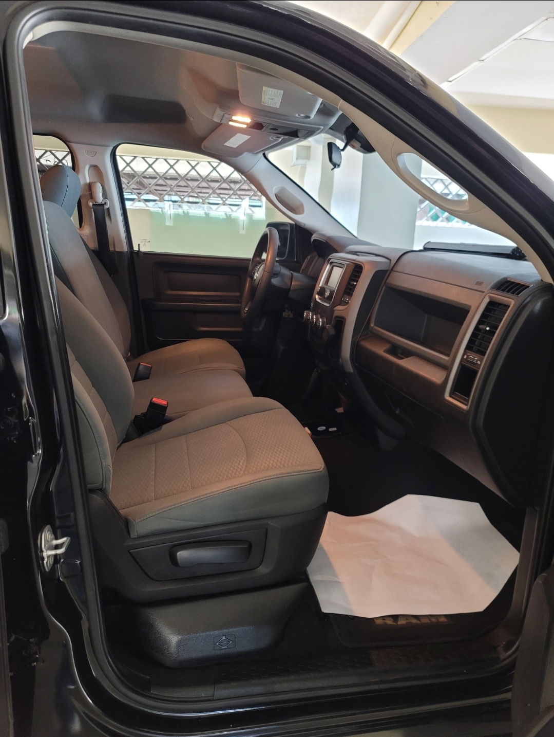 Dodge 1500 Ram ST  2018 Black Express 4x4  Foto 7311118-9.jpg