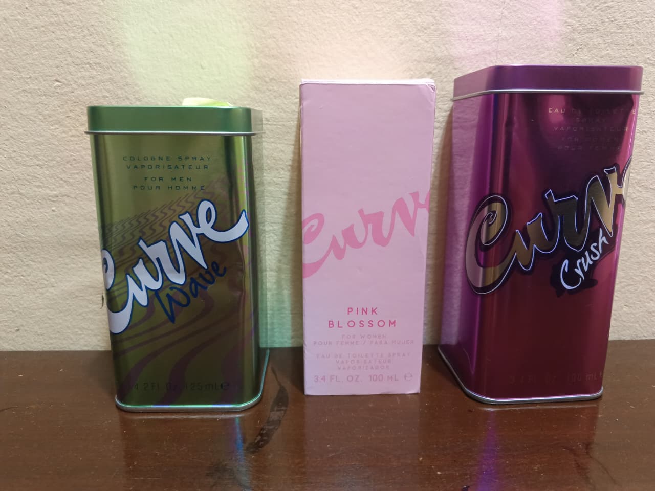 Perfumes curve a  1900 cada uno Foto 7311141-1.jpg