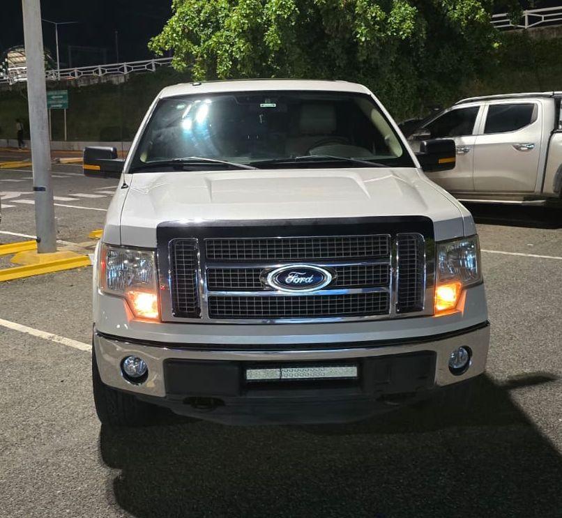 Ford F150 Lariat Doble Cabina 4WD 11  Foto 7311456-1.jpg