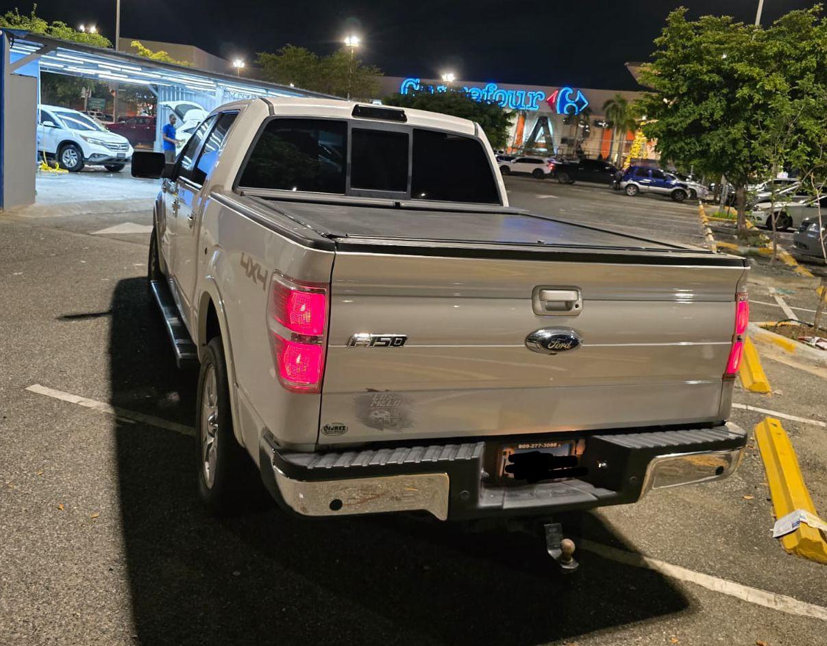 Ford F150 Lariat Doble Cabina 4WD 11  Foto 7311456-4.jpg