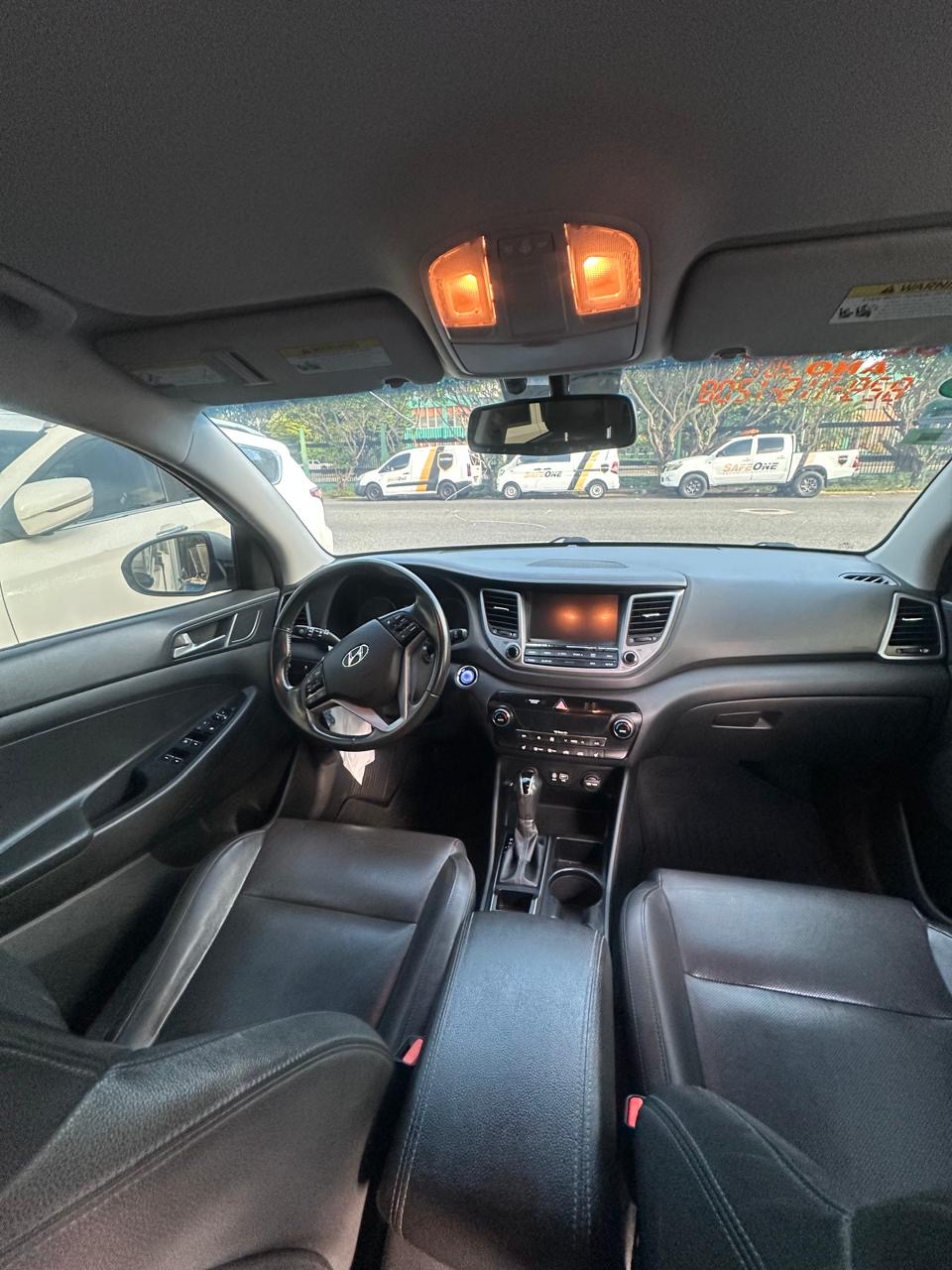 Hyundai Tucson gris año 2017 Foto 7311474-6.jpg