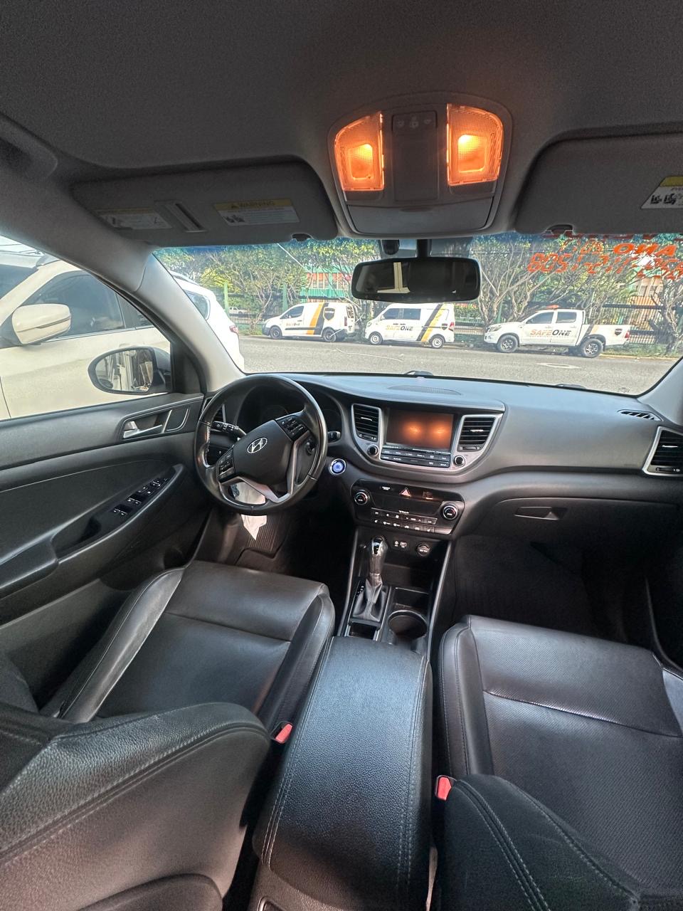 Hyundai Tucson gris año 2017 Foto 7311474-7.jpg