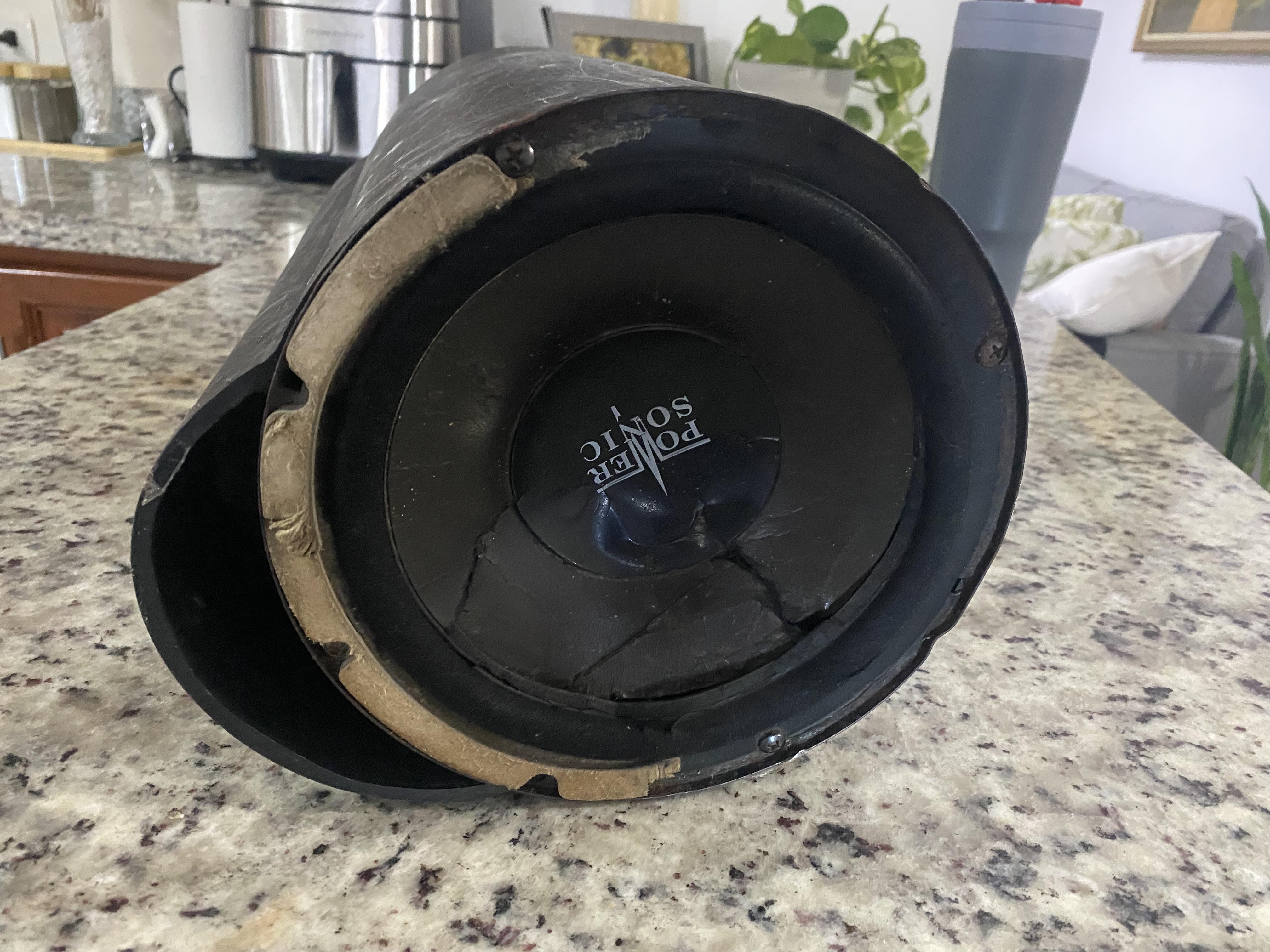 Vendo Subwoofer de Bajo marca Bazooca original Foto 7311480-2.jpg