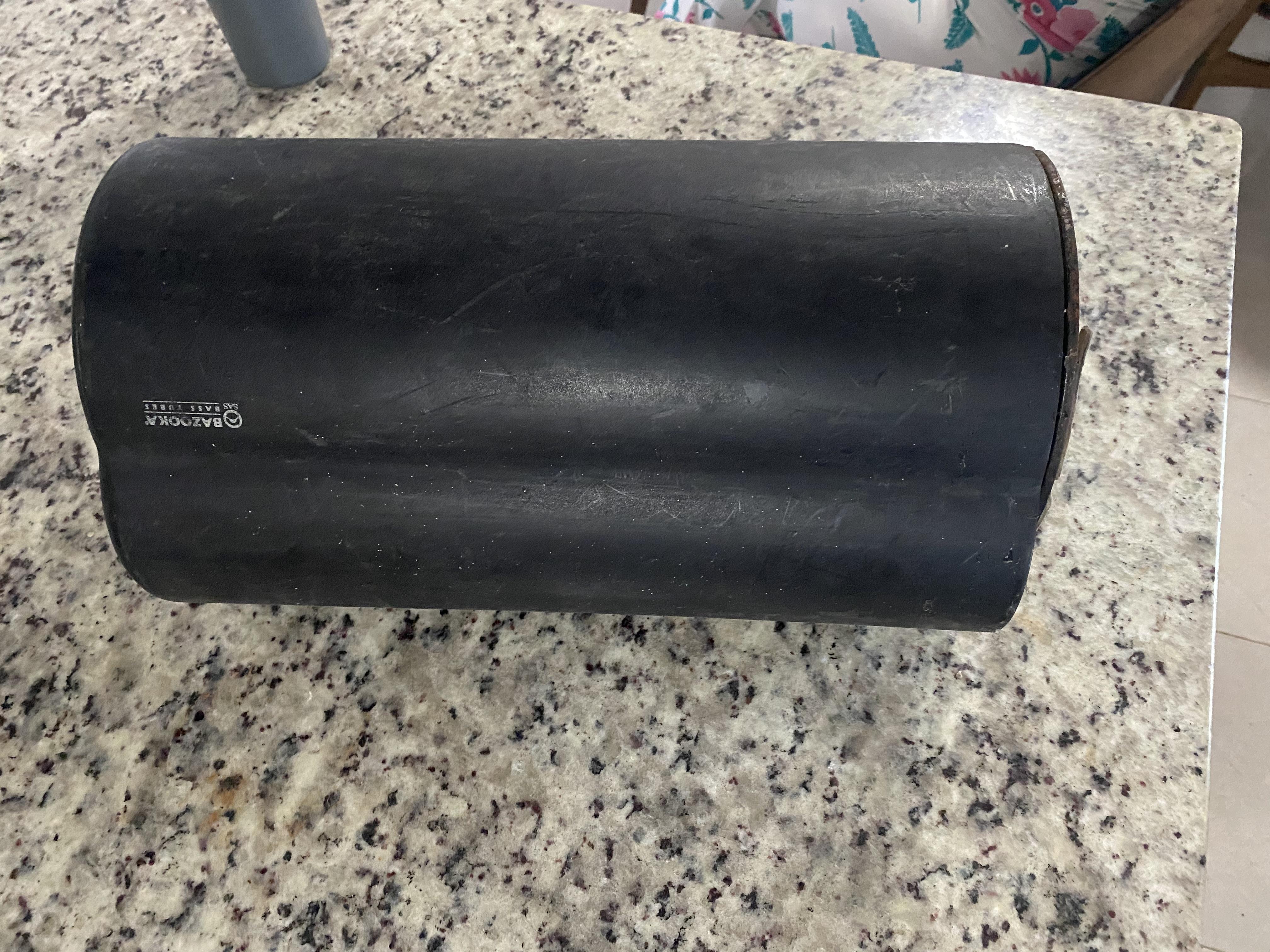 Vendo Subwoofer de Bajo marca Bazooca original Foto 7311480-4.jpg