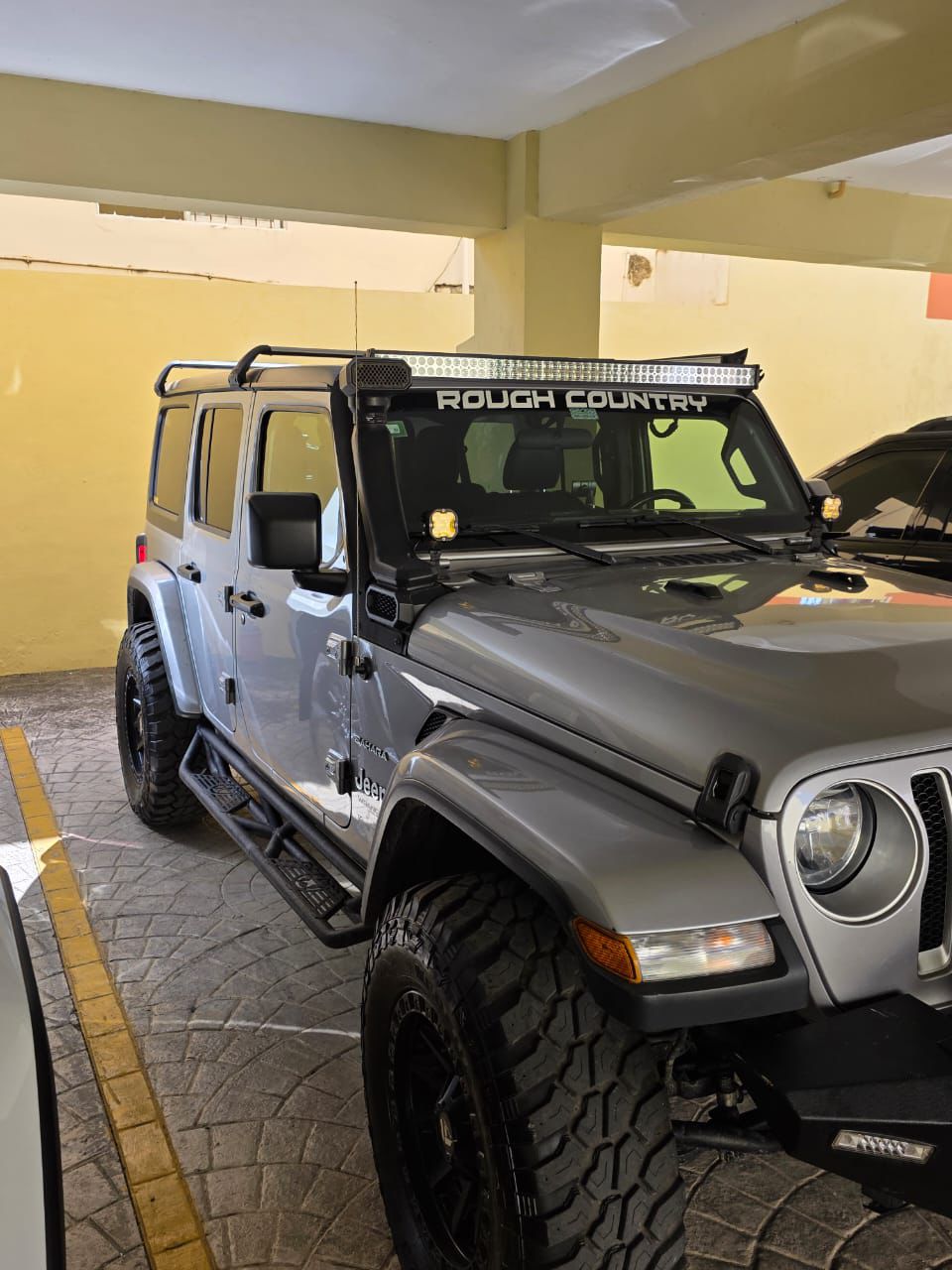 Jeep Wrangler Sahara 19  Foto 7311548-2.jpg