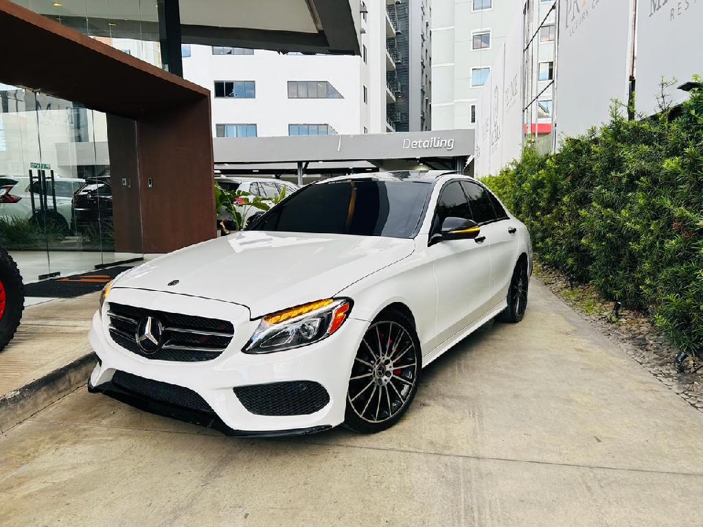 Mercedes Benz C300 2018 AMG Foto 7311567-1.jpg