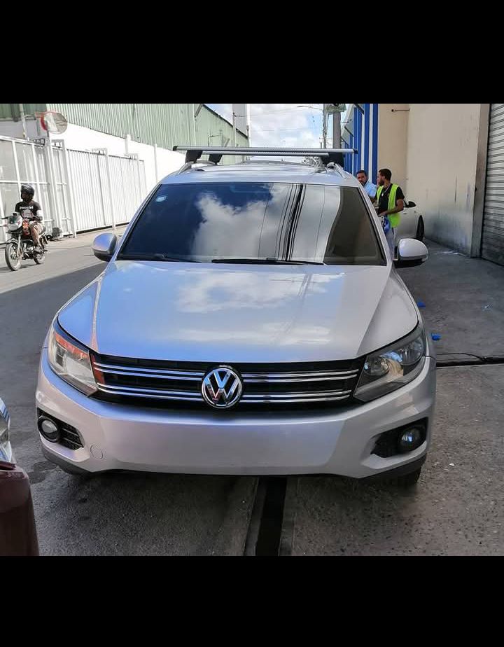 Volkswagen Tiguan SE Turbo 4WD 15  Foto 7311880-1.jpg