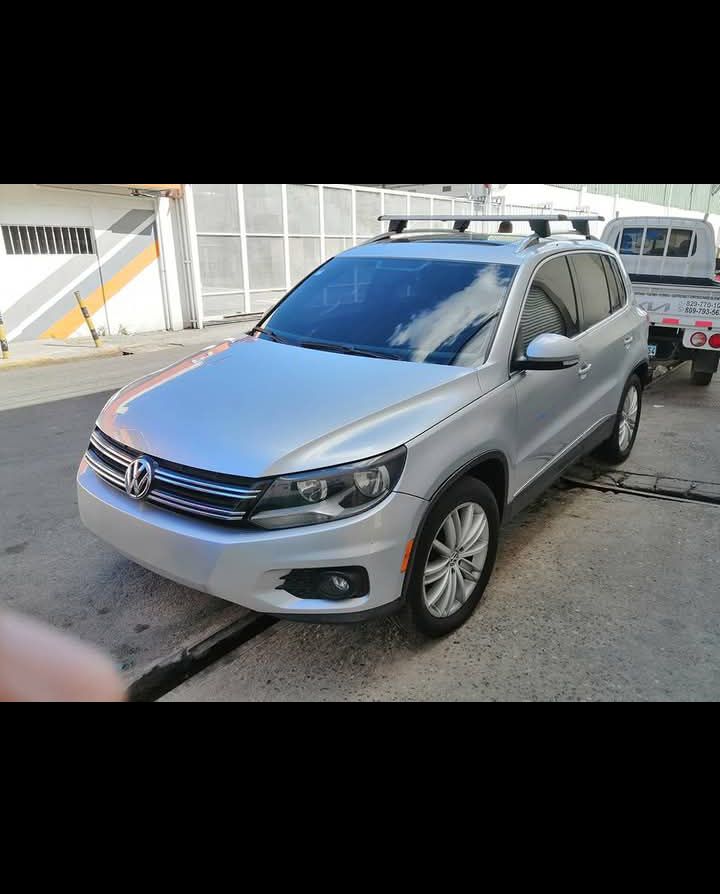 Volkswagen Tiguan SE Turbo 4WD 15  Foto 7311880-2.jpg