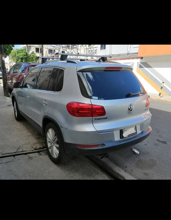 Volkswagen Tiguan SE Turbo 4WD 15  Foto 7311880-4.jpg