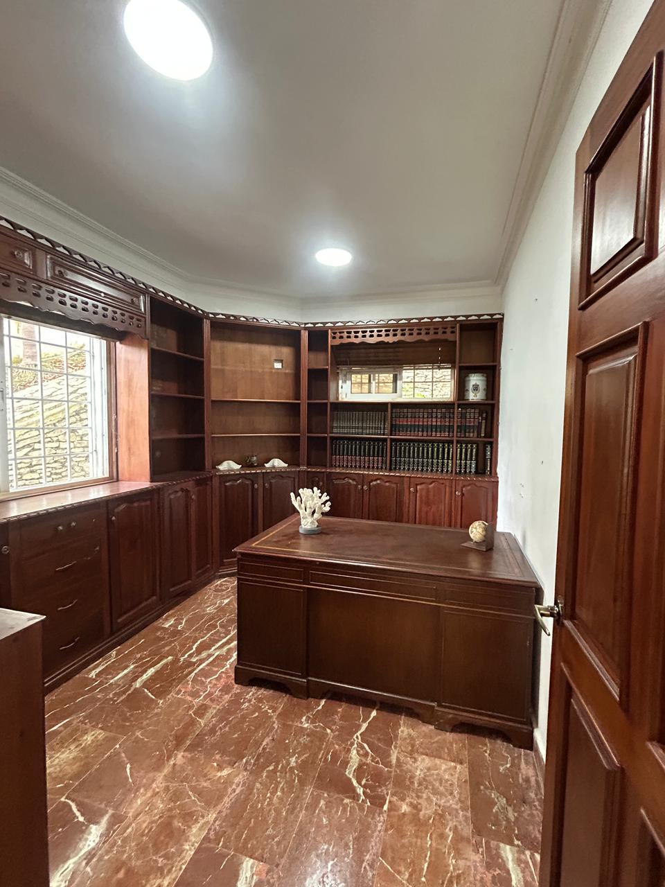 Elegant and spacious luxury home located in one of Santo Domingo Foto 7311883-11.jpg