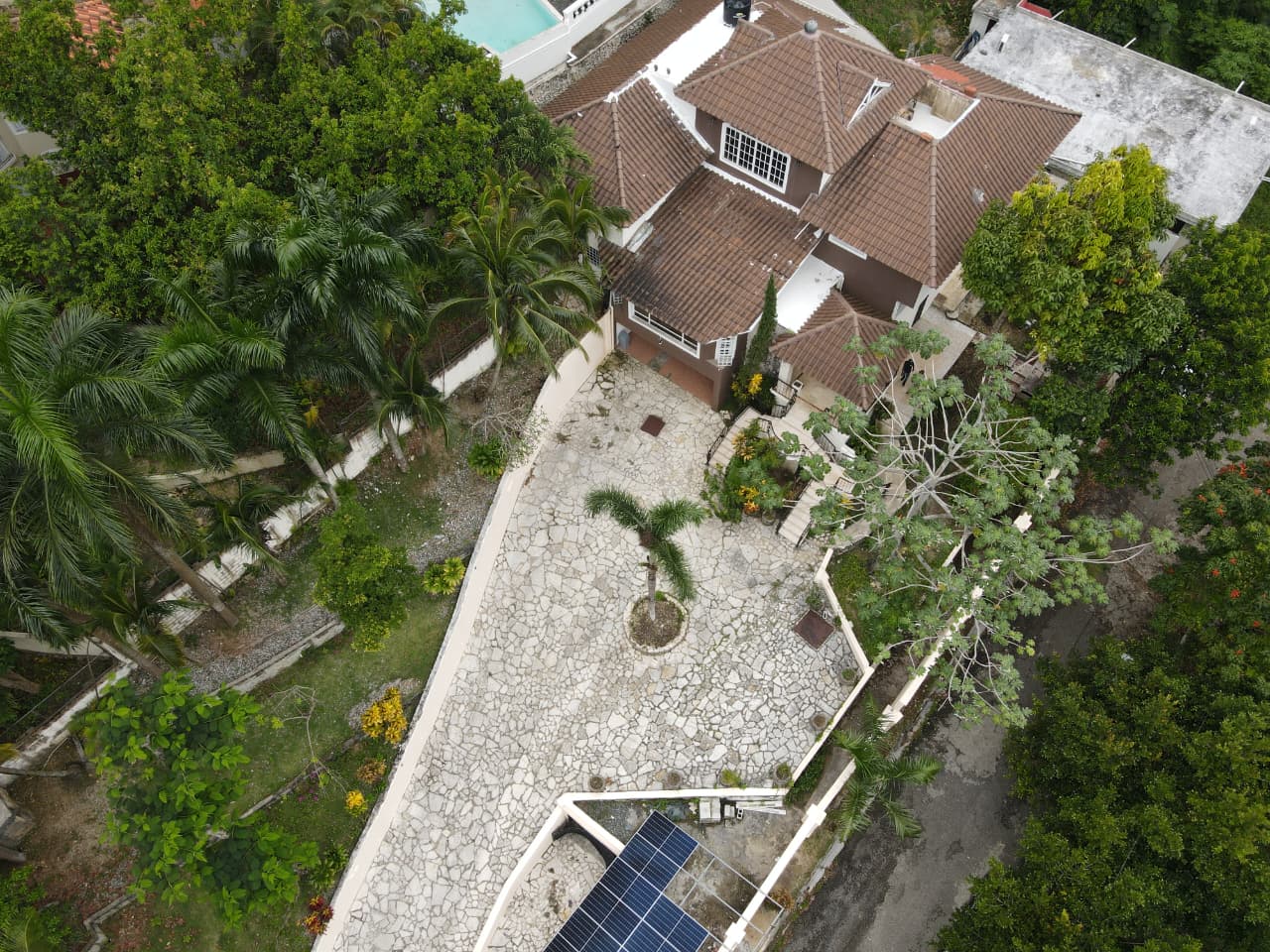 Elegant and spacious luxury home located in one of Santo Domingo Foto 7311883-3.jpg