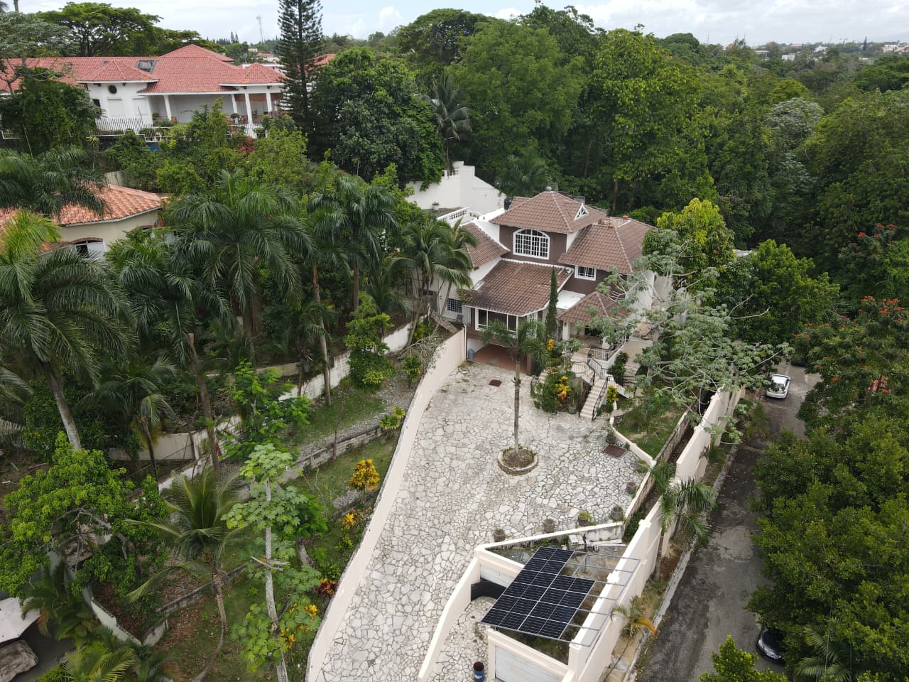 Elegant and spacious luxury home located in one of Santo Domingo Foto 7311883-4.jpg
