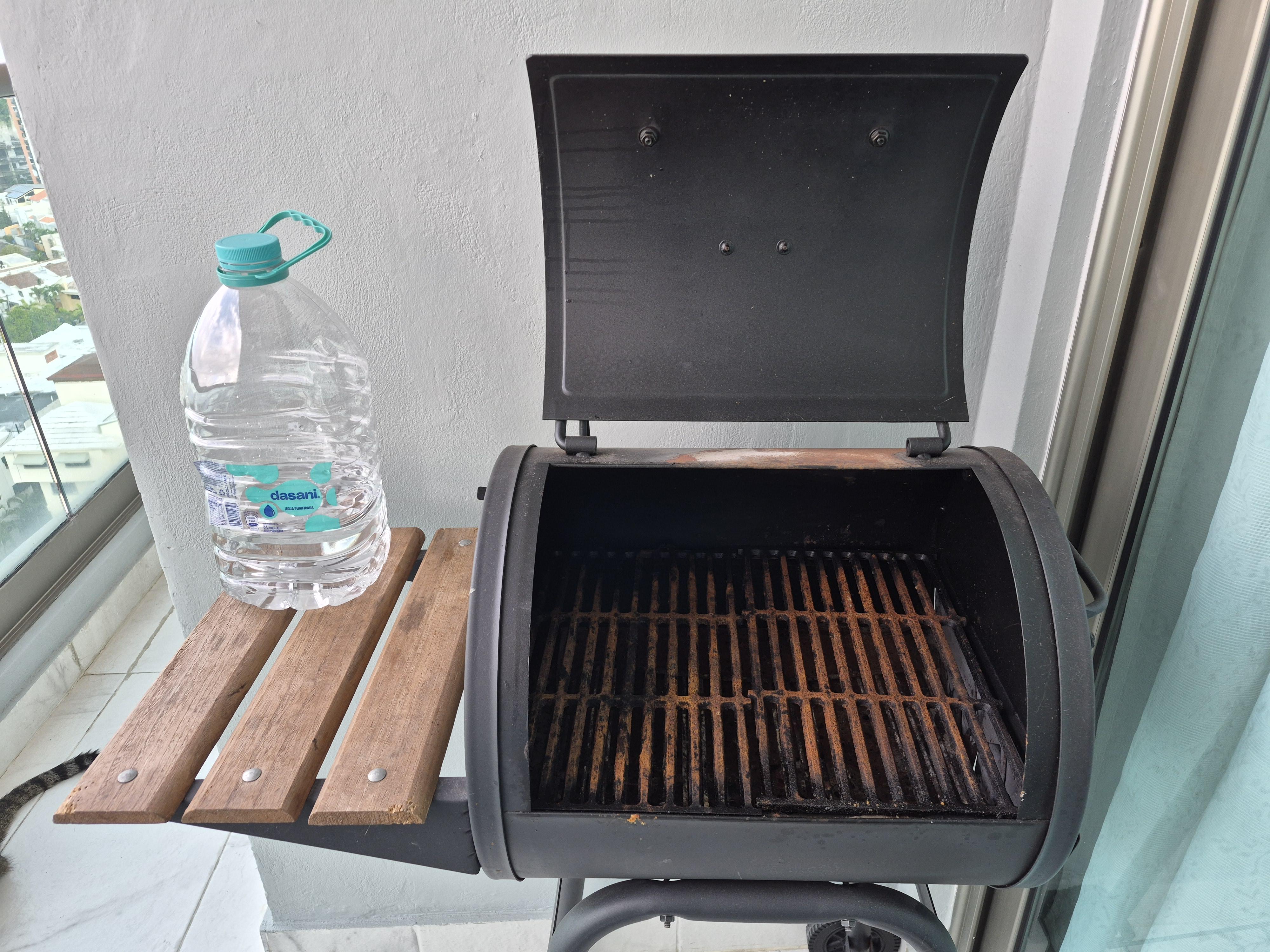  Parrilla de carbón americana en Santo Domingo DN Foto 7311976-2.jpg