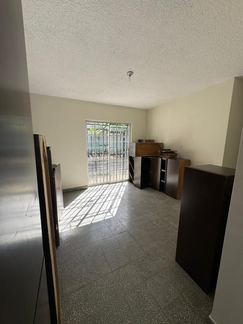 Casa en Alquiler con Potencial Comercial en Los Prados Distrito Nacion Foto 7311996-5.jpg