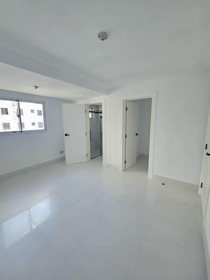 Asombroso Apartamento en Venta en Piantini Foto 7312012-7.jpg