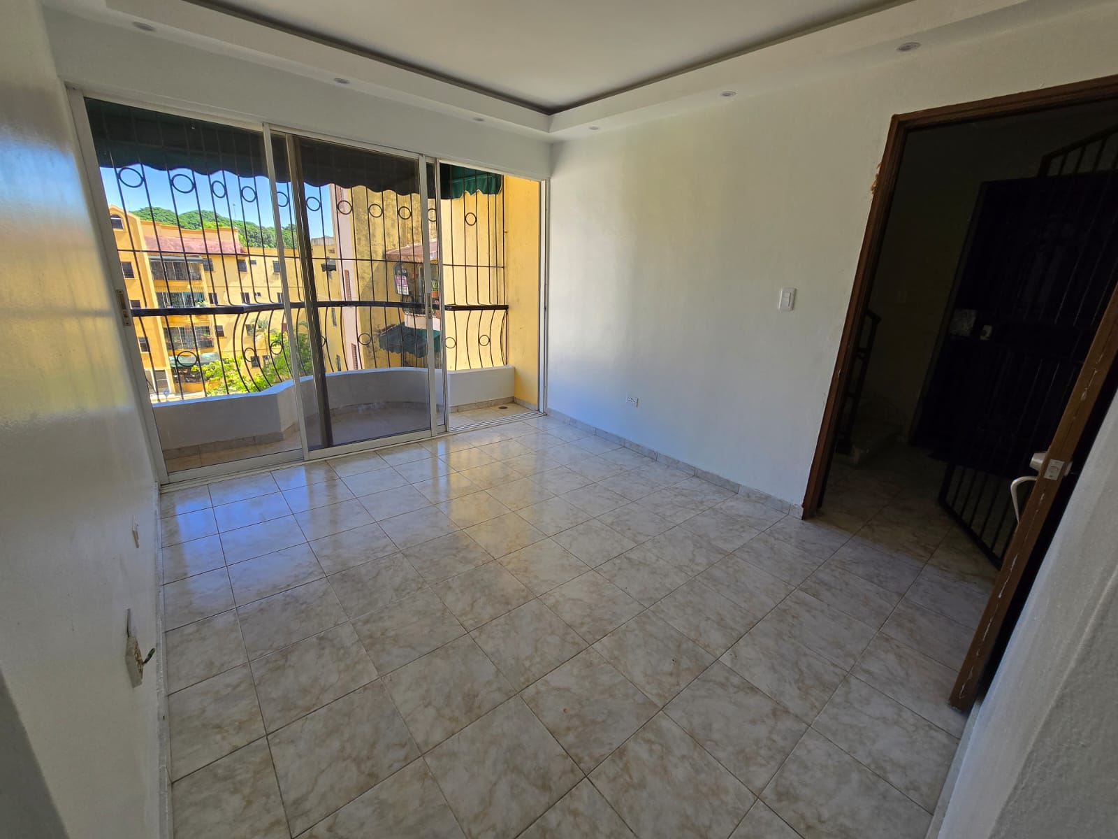 Apartamento en la Jacobo Majluta 4to piso No terraza   Foto 7312020-12.jpg