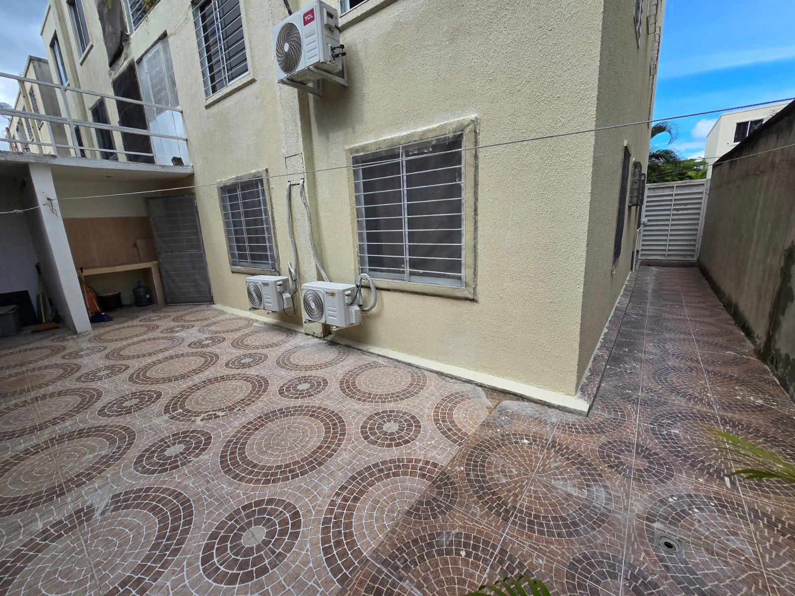 Apartamento en la Jacobo Majluta 1er piso con Patio Foto 7312032-3.jpg