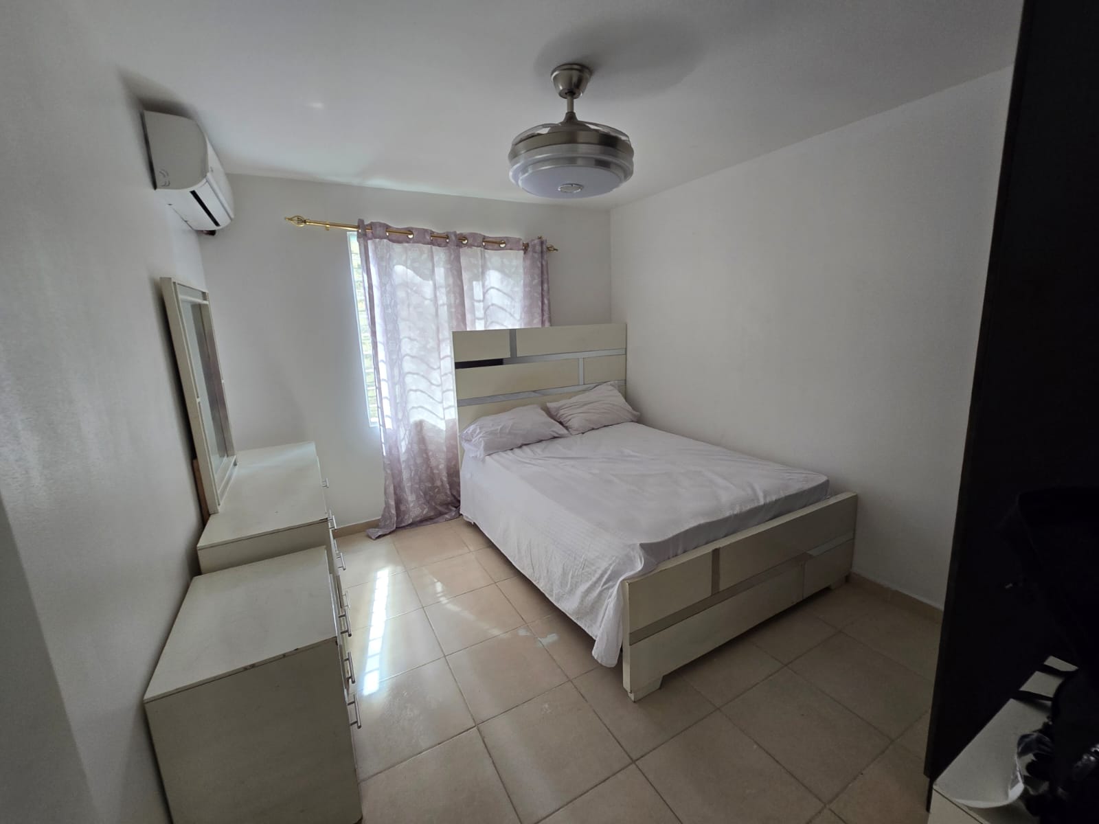 Apartamento en la Jacobo Majluta 1er piso con Patio Foto 7312032-6.jpg