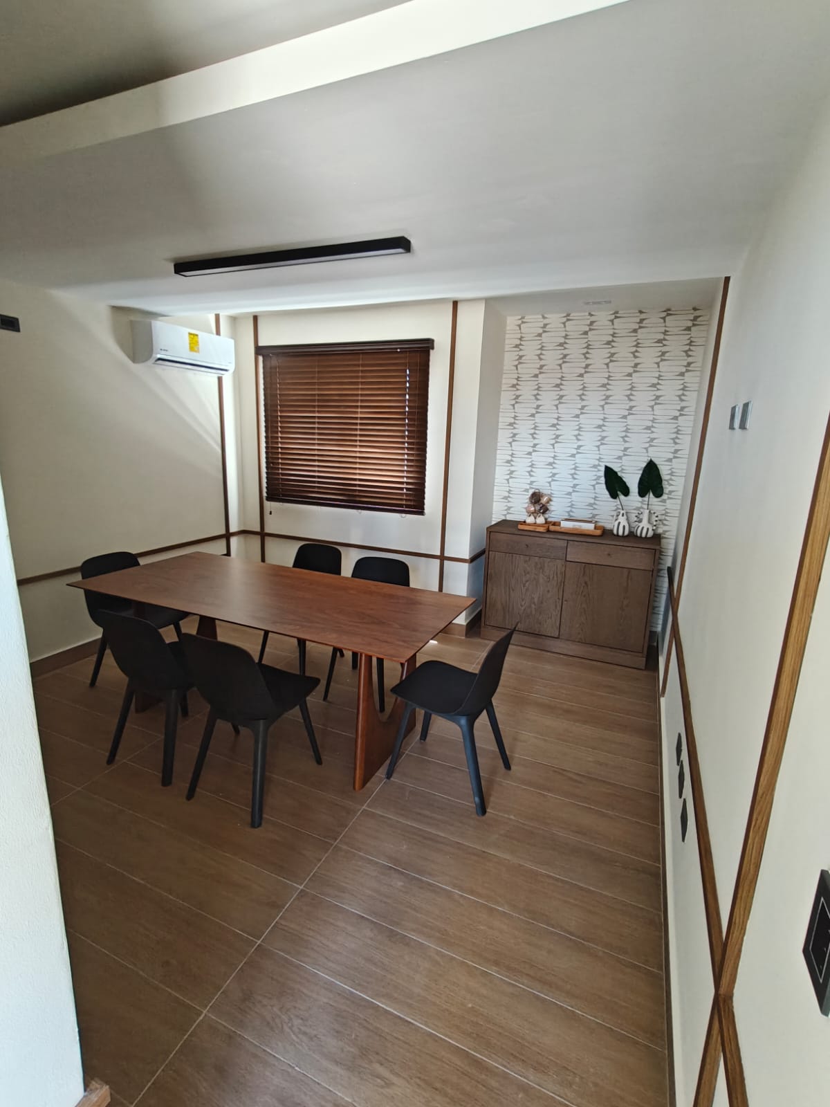 Se alquila hermoso apartamento con linea blanca en Evaristo Morales Foto 7312054-9.jpg