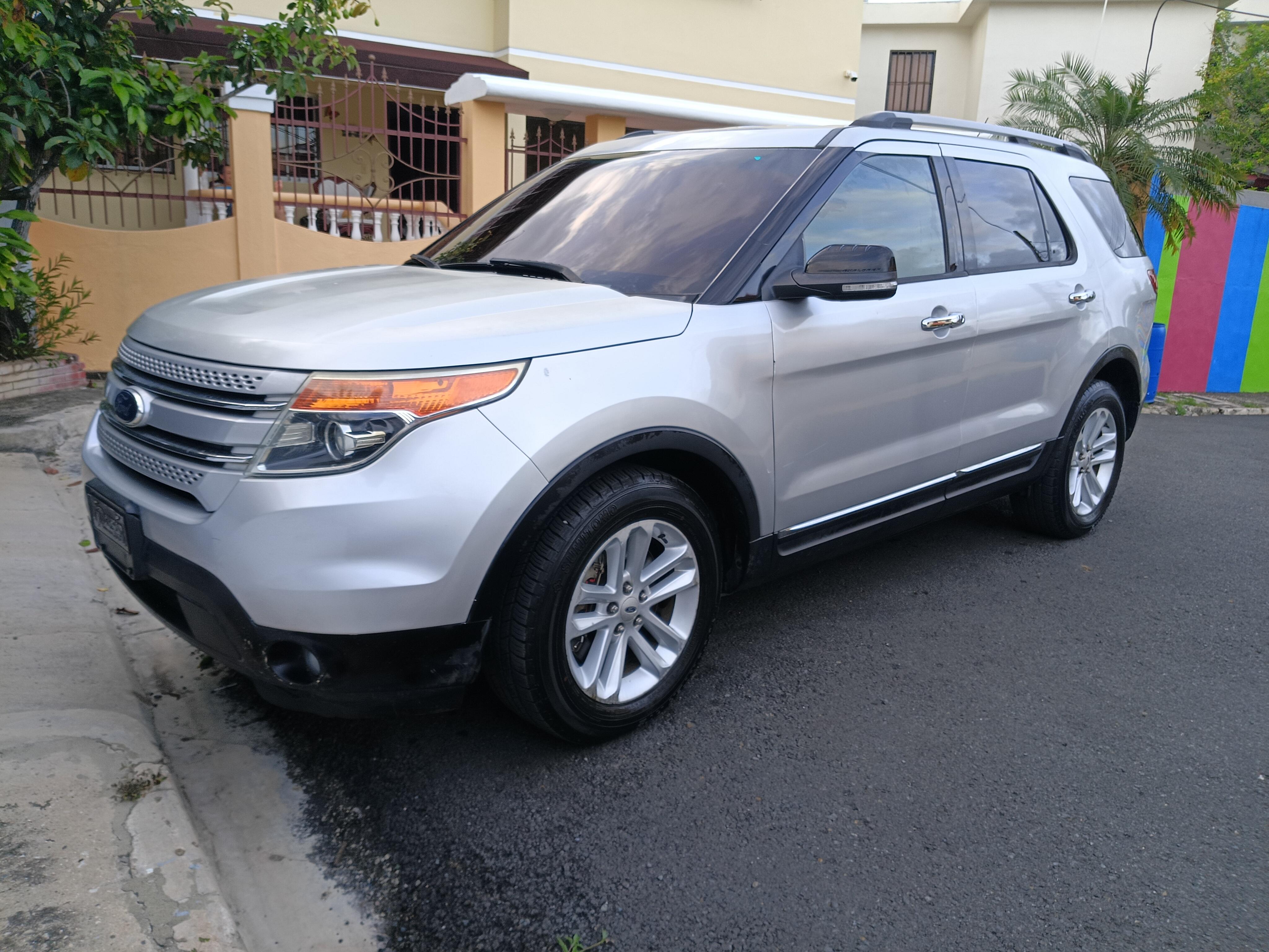 Ford Explorer XLT 3 Filas de Asientos 14  Foto 7312125-3.jpg