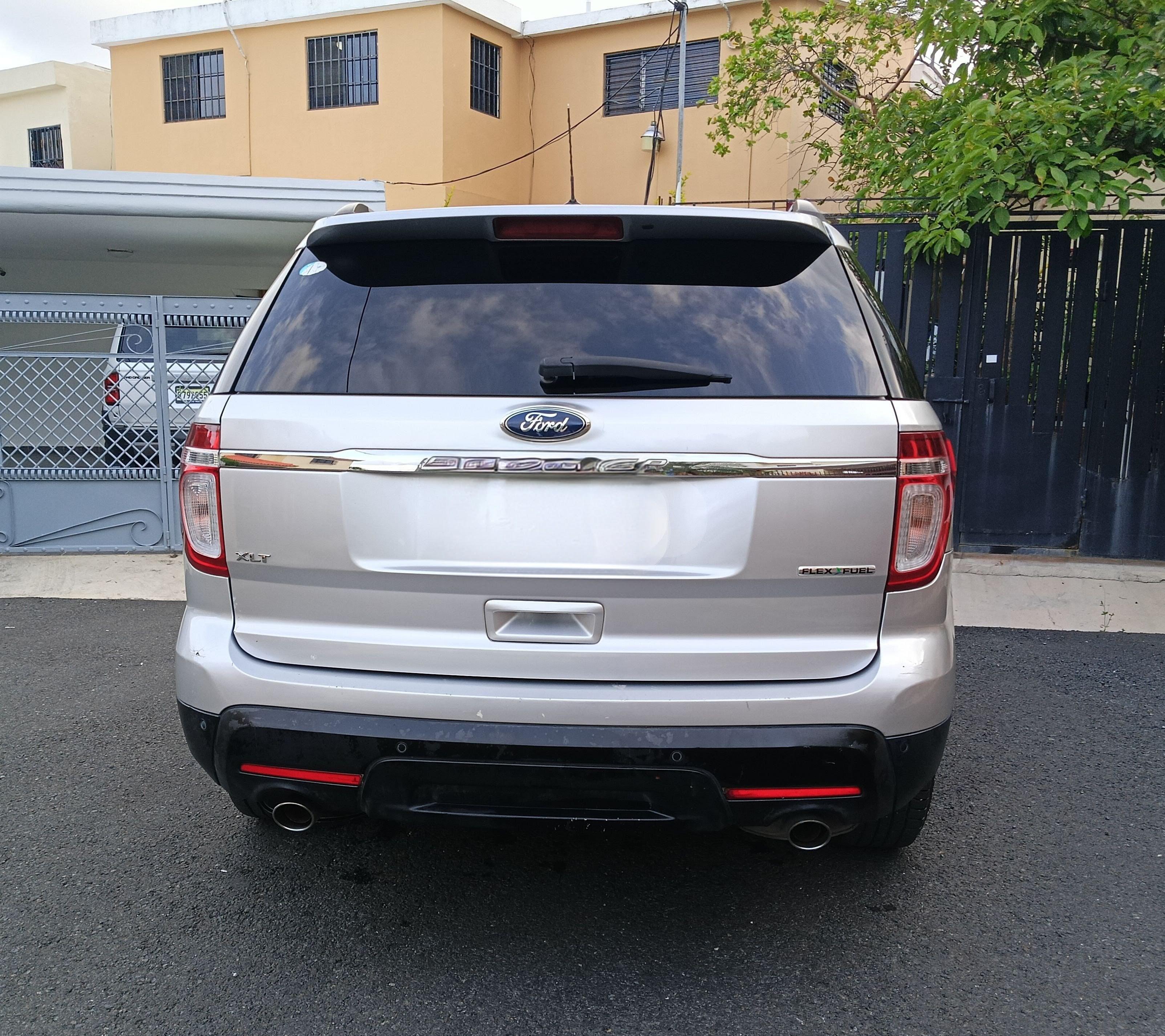 Ford Explorer XLT 3 Filas de Asientos 14  Foto 7312125-5.jpg