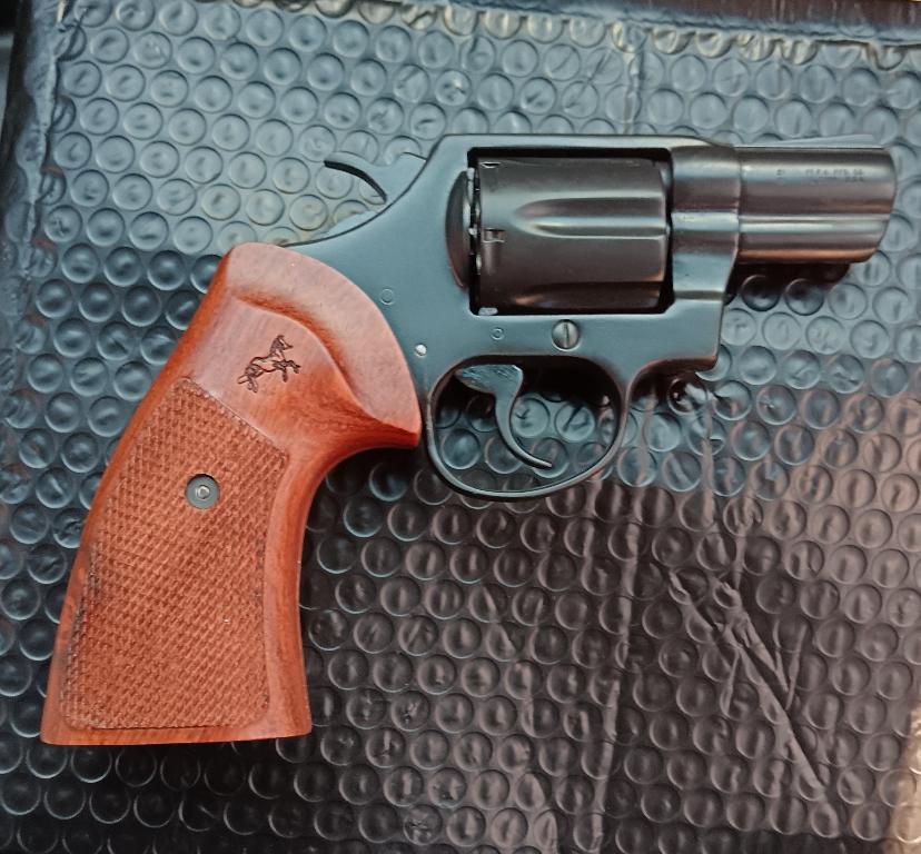 Revolver Colt 38 especial cañón reforzado de 6 tiros Foto 7312134-1.jpg