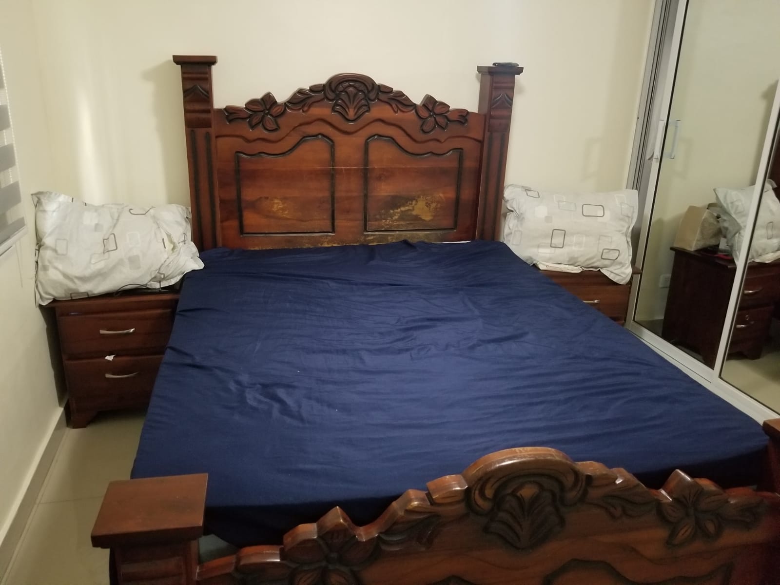 Oferta -  Cama Queen de Caoba REAL colchón Doble Pillowtop casi nuevo. Foto 7312158-1.jpg