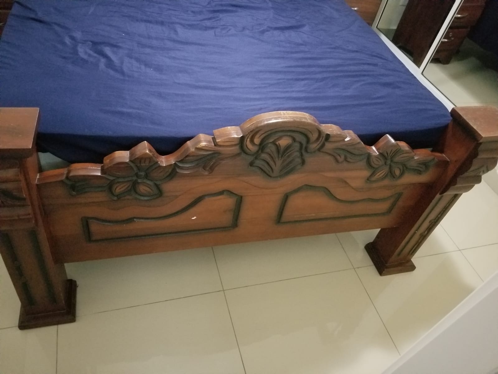 Oferta -  Cama Queen de Caoba REAL colchón Doble Pillowtop casi nuevo. Foto 7312158-2.jpg