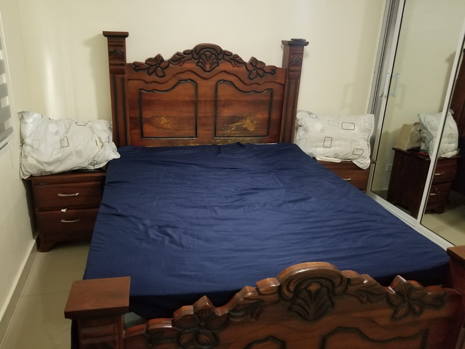 Oferta -  Cama Queen de Caoba REAL colchón Doble Pillowtop casi nuevo. Foto 7312158-3.jpg