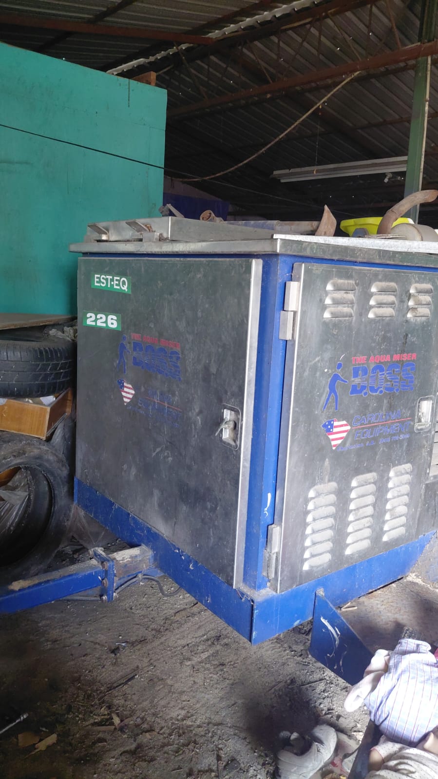 máquina de sandblasting chorro de arena Foto 7312359-2.jpg
