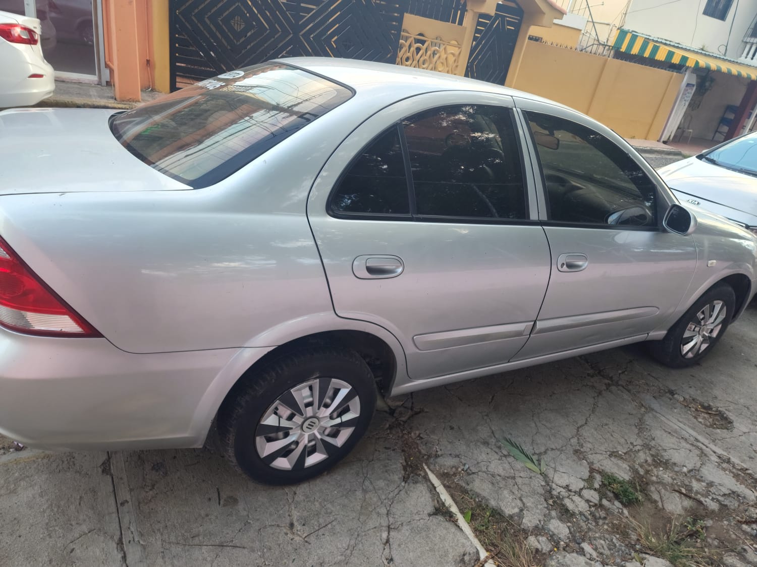 Nissan Almera 2011 Foto 7312429-7.jpg