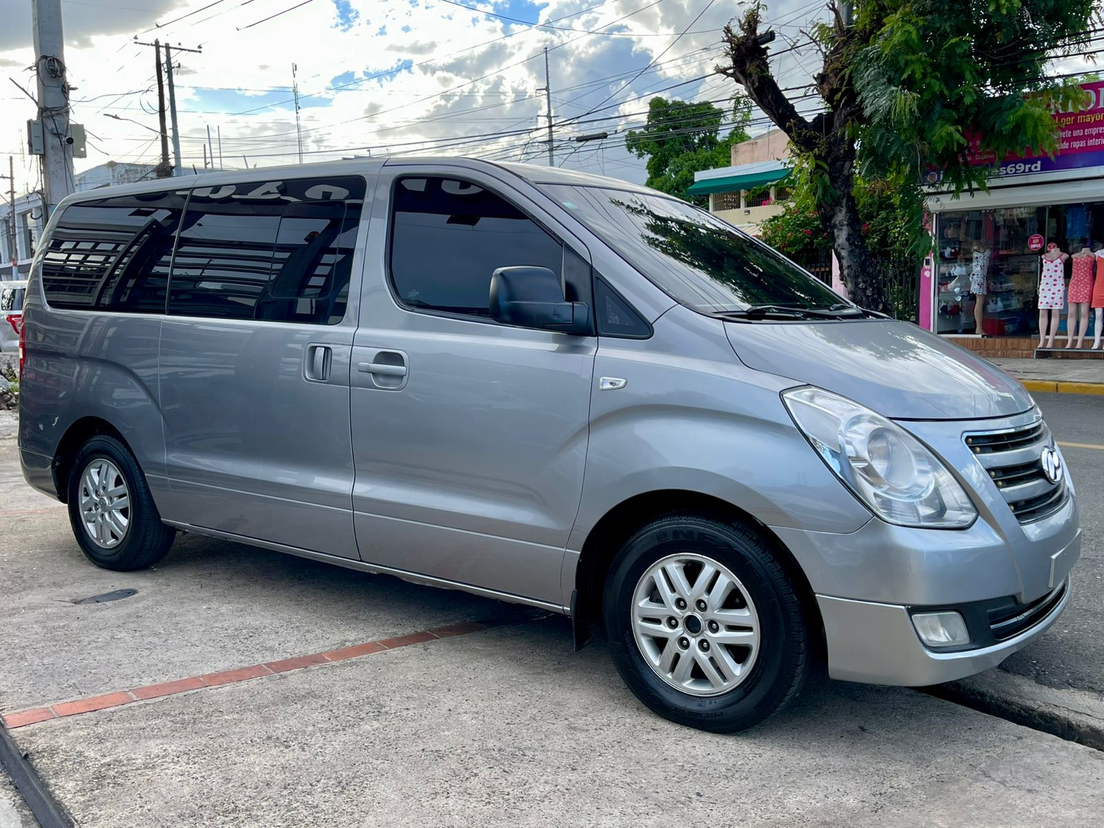 HYUNDAI GRAND STAREX 2017 en Santo Domingo Este Foto 7312494-3.jpg